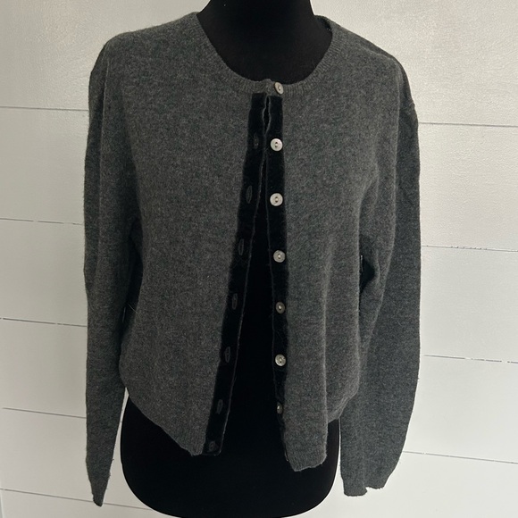 Maurices Sweaters - VTG Maurices Charcoal Gray Crewneck Abalone Button-Front Velvet Trim Cardigan